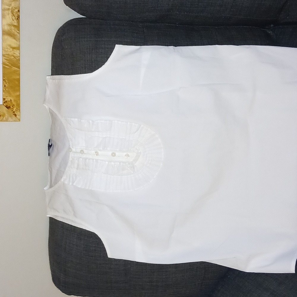 WOMEN'S  SLEEVELESS  WHITE BLOUSE.